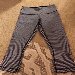 Lululemon crop leggings